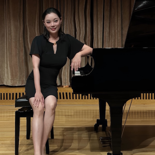 Sarah Mei Li (Piano)